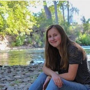 Meet your Posher, Alyssa